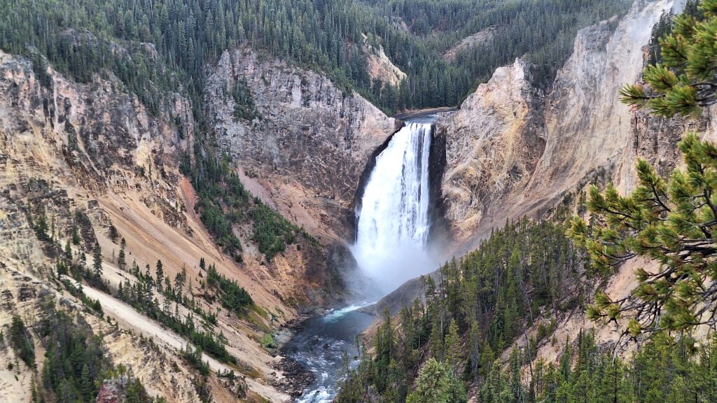 Yellowstone National Park - Lower Falls Trail